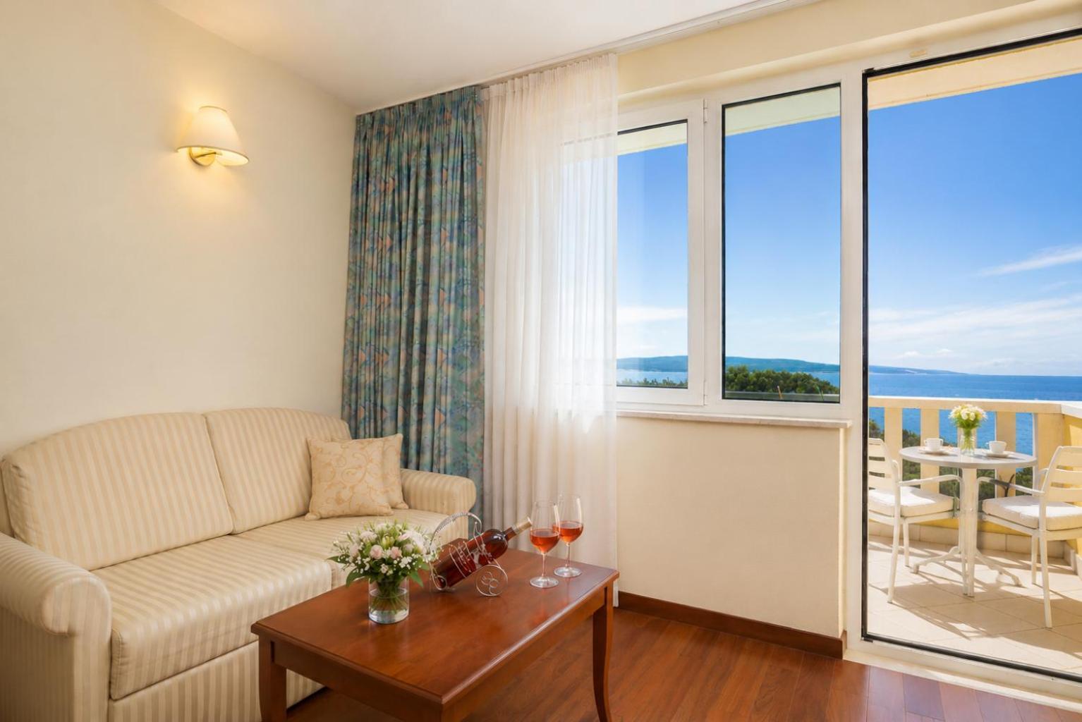 Camera Matrimoniale Comfort con Balcone e Vista sul Mare